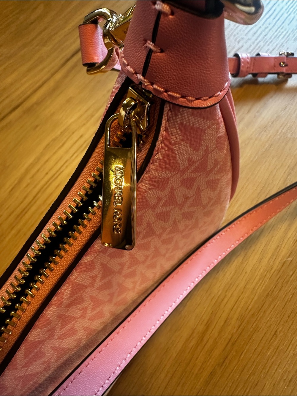 Michael Kors Pink ombré Crossbody Bag - Picture 3 of 4